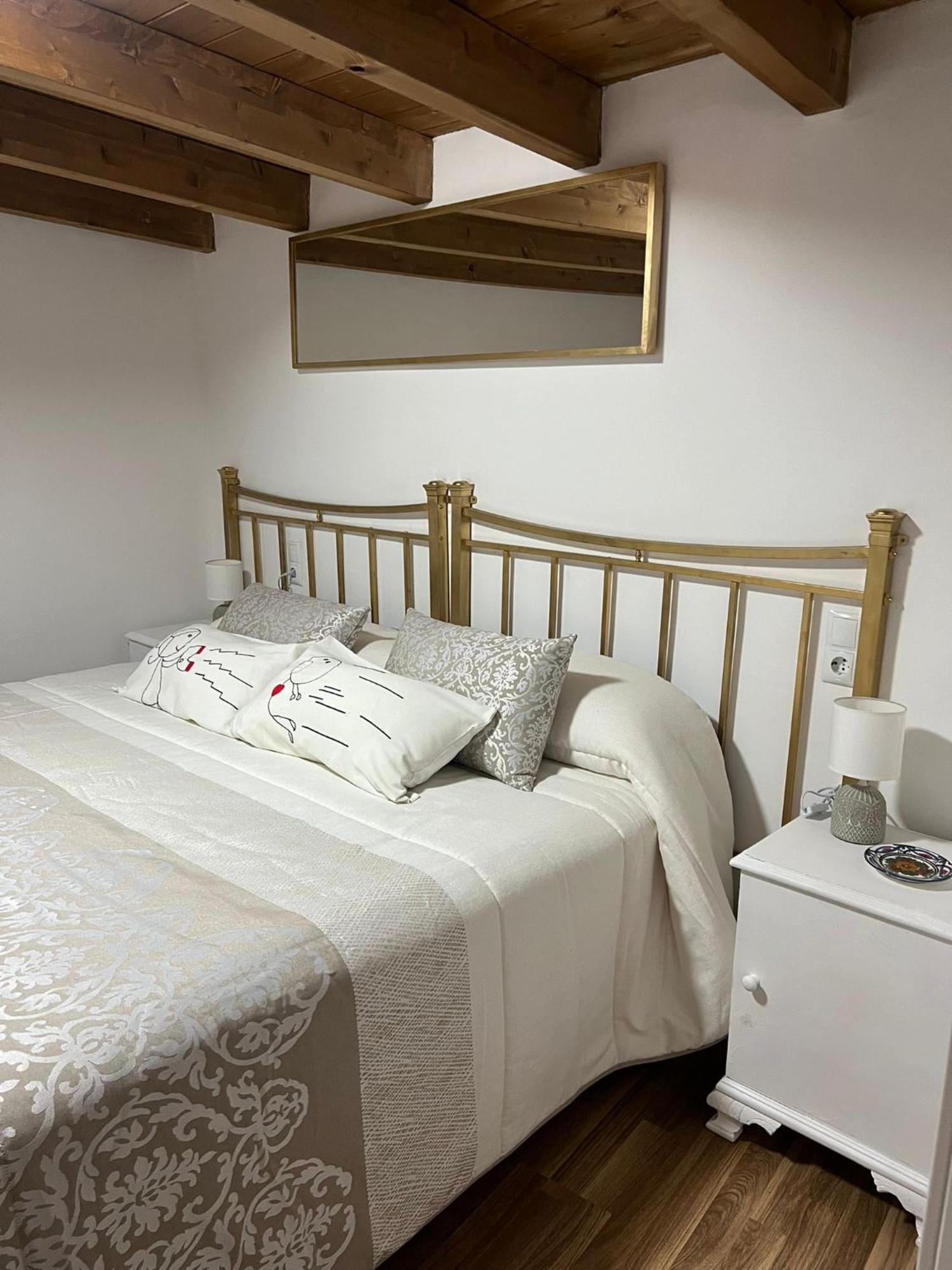 Apartamento La Golondrina Candeleda Exterior foto