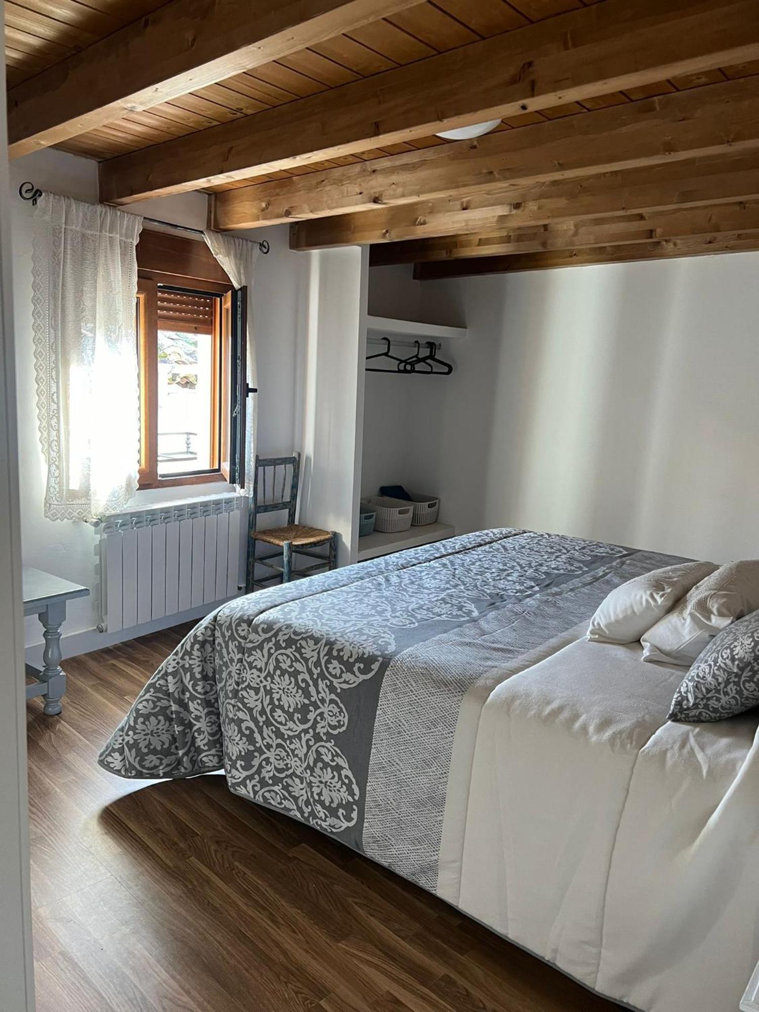 Apartamento La Golondrina Candeleda Exterior foto