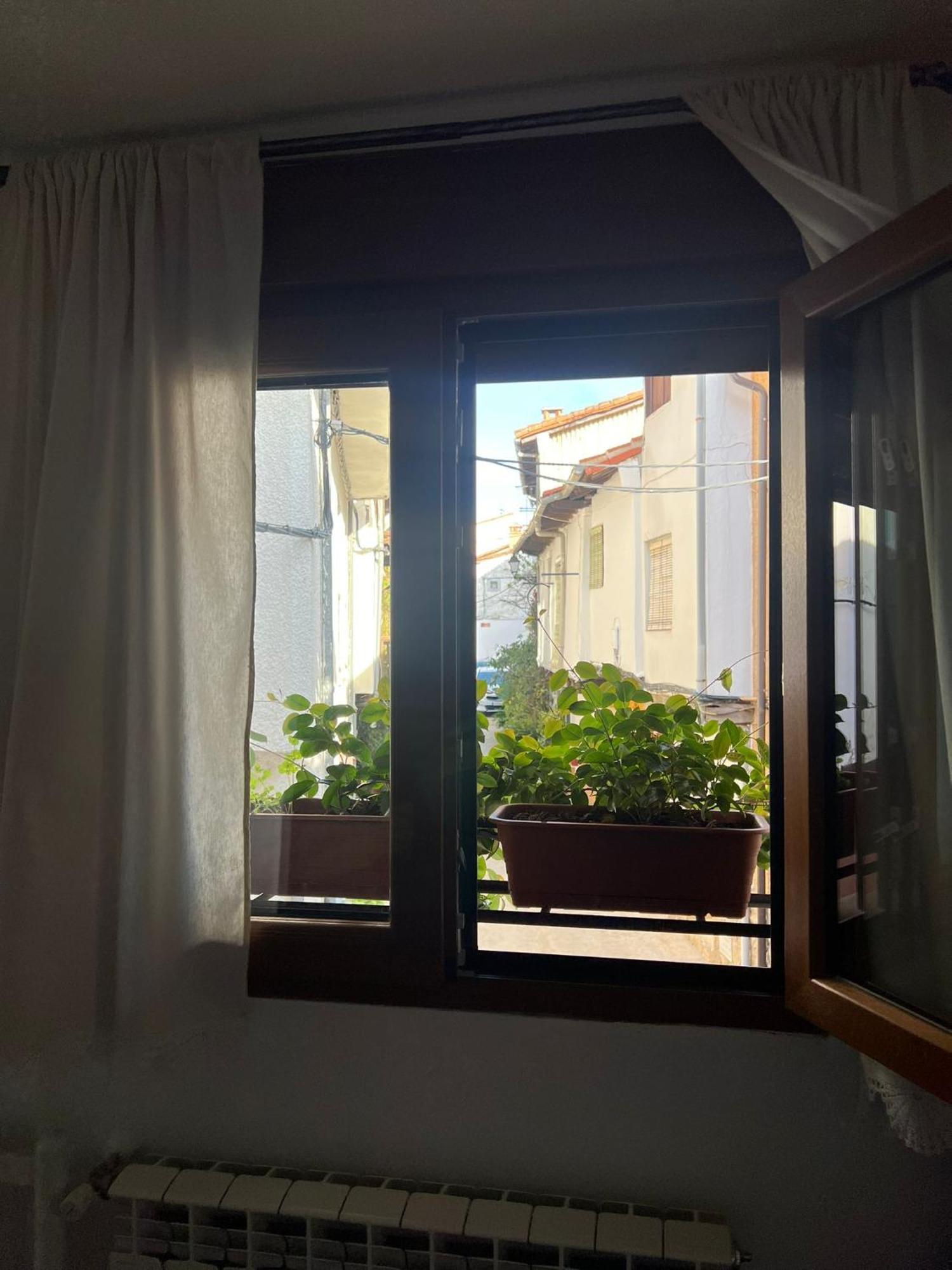 Apartamento La Golondrina Candeleda Exterior foto