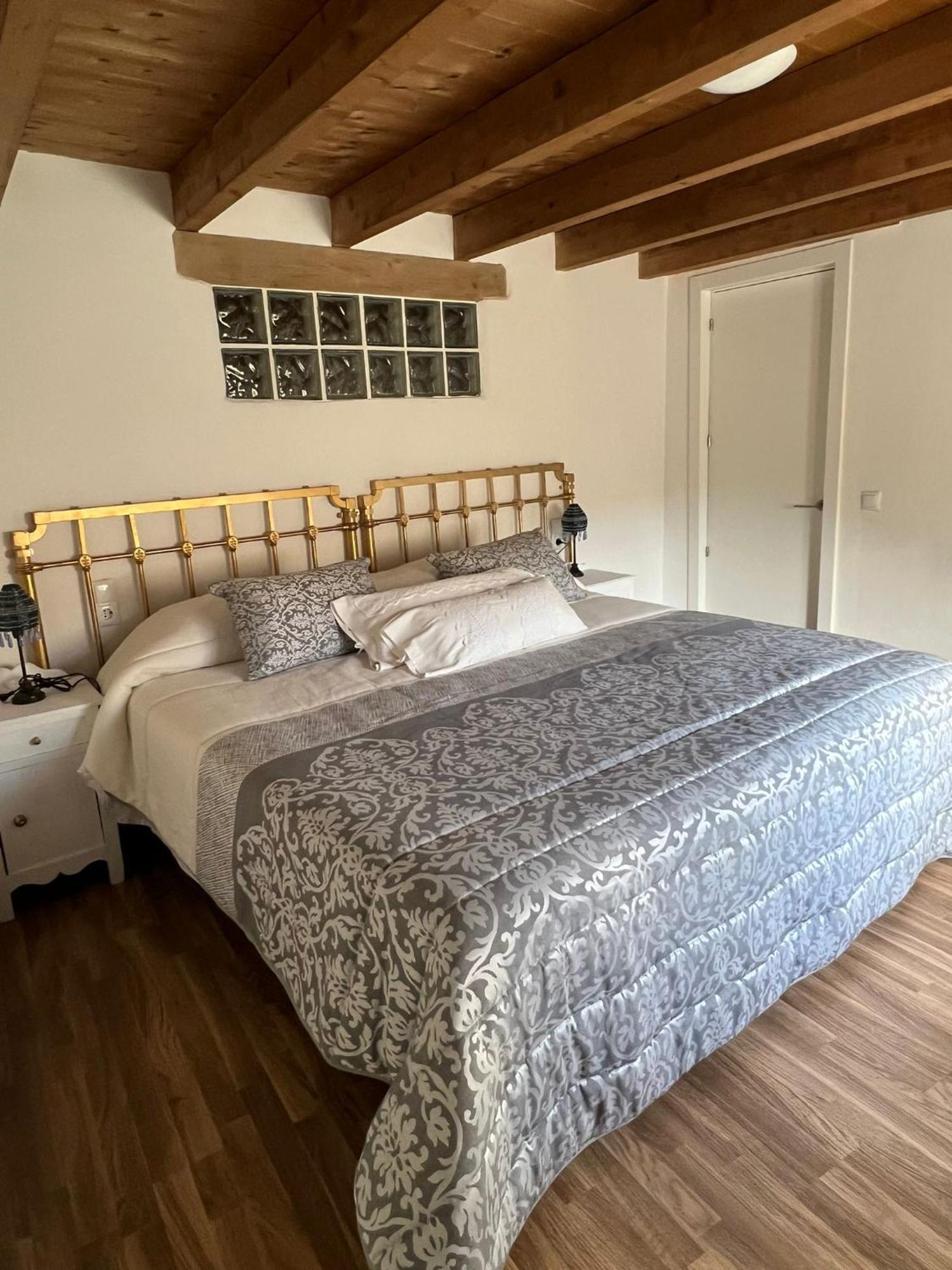 Apartamento La Golondrina Candeleda Exterior foto