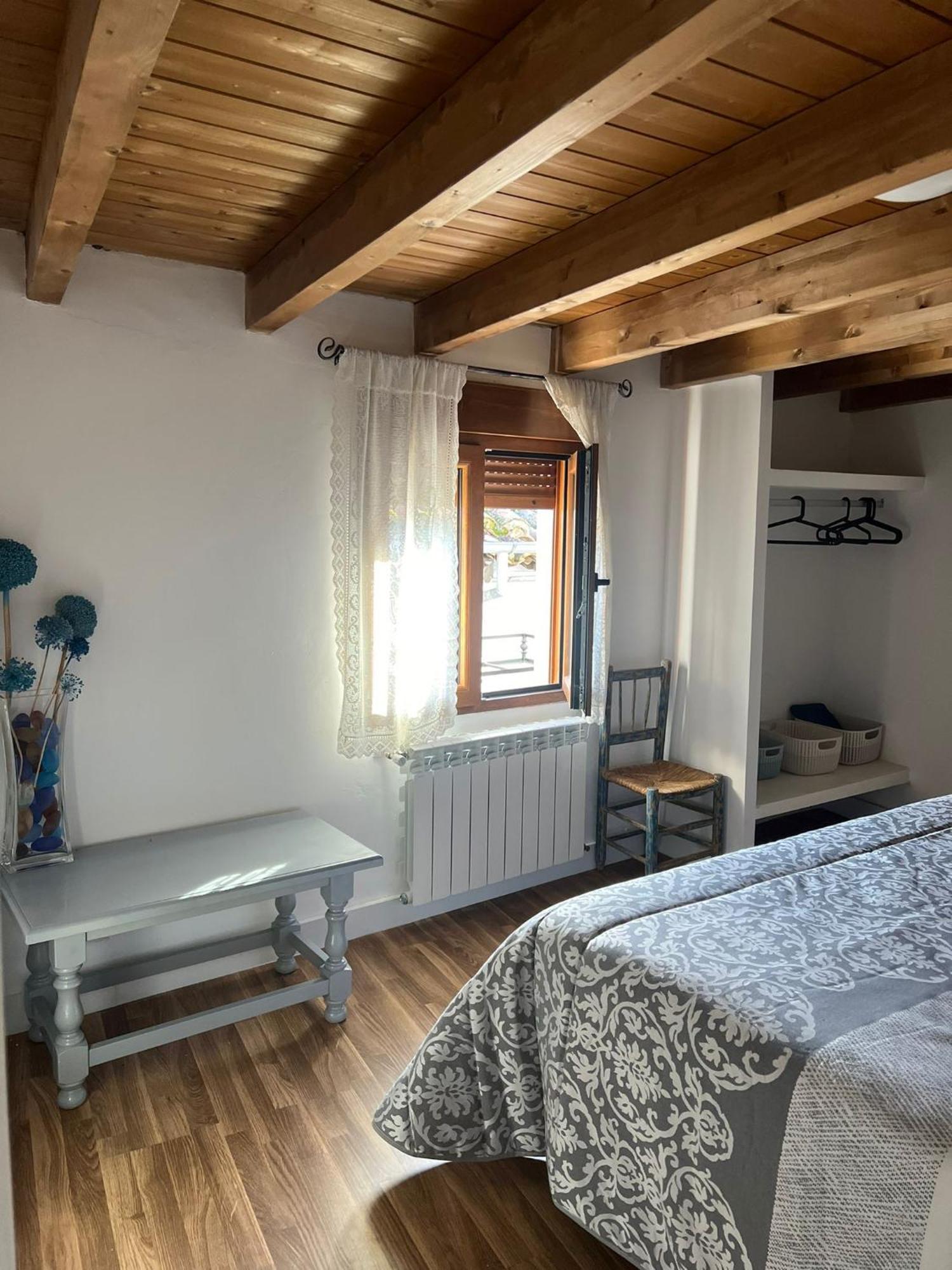 Apartamento La Golondrina Candeleda Exterior foto