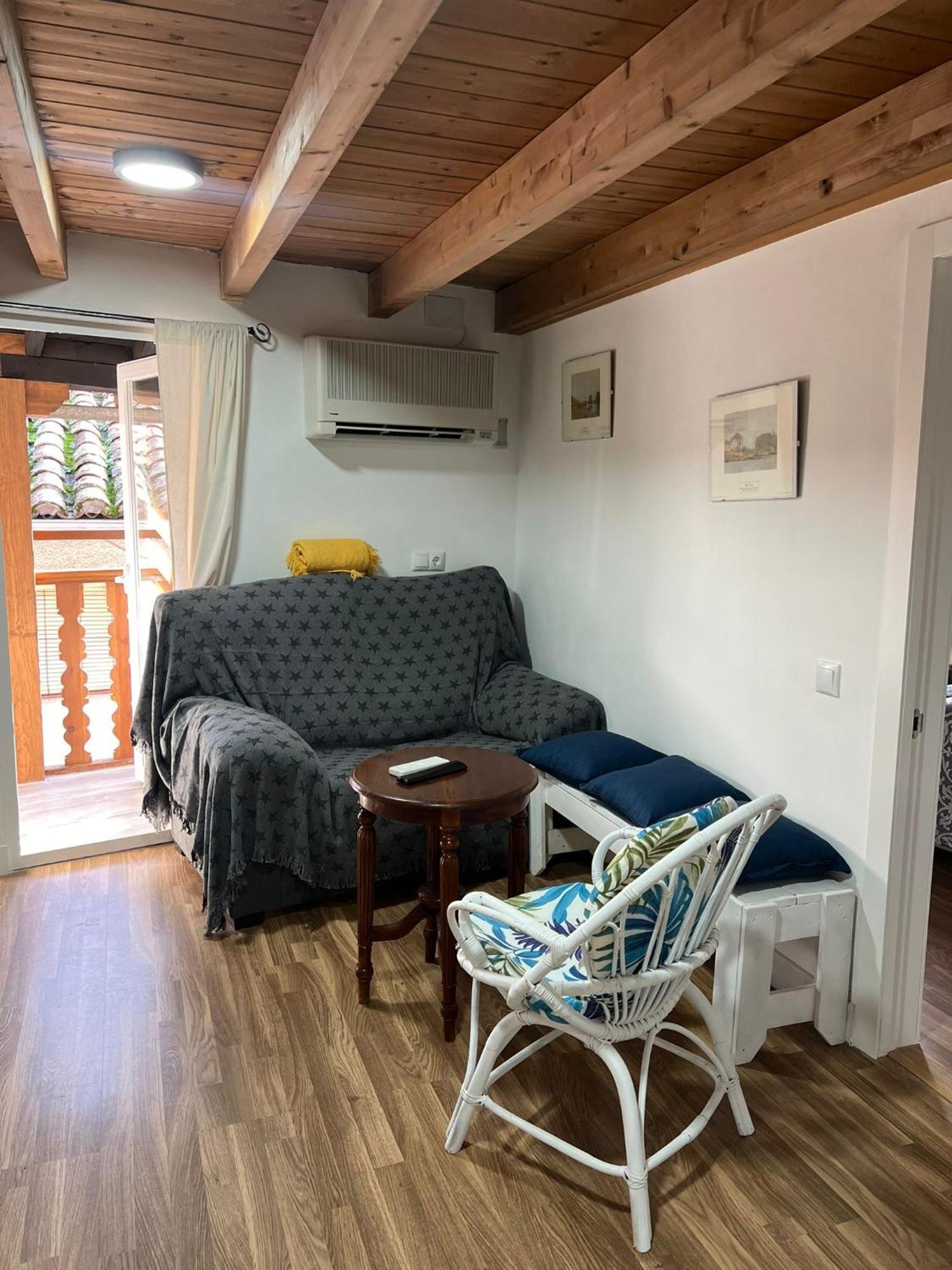 Apartamento La Golondrina Candeleda Exterior foto
