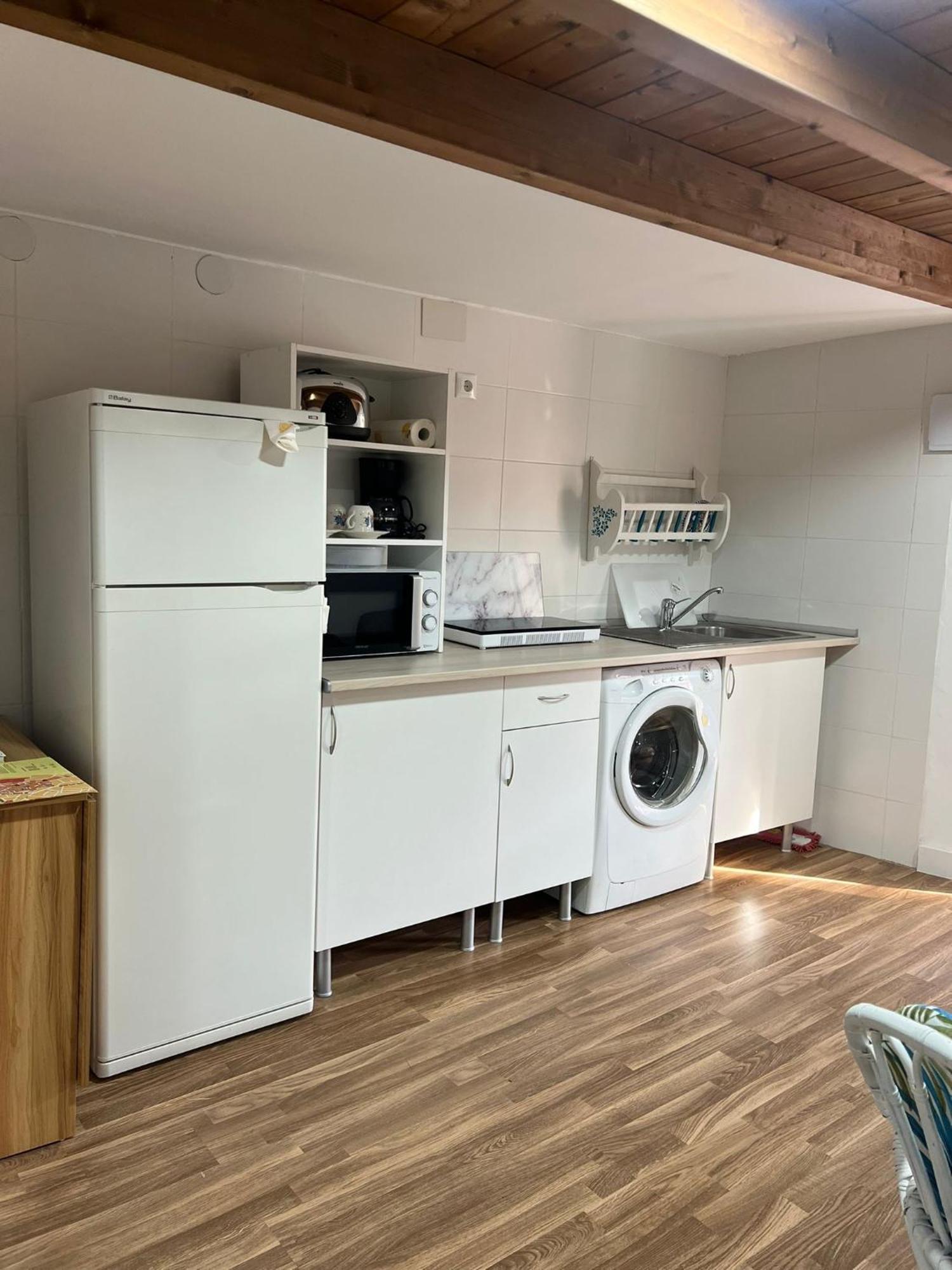 Apartamento La Golondrina Candeleda Exterior foto